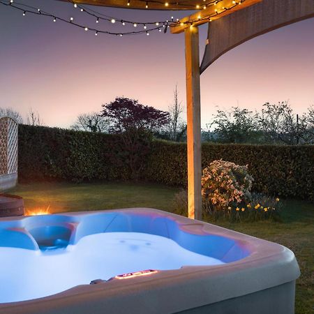 Villa Scar View - Getaway For Two Underbarrow Exterior foto